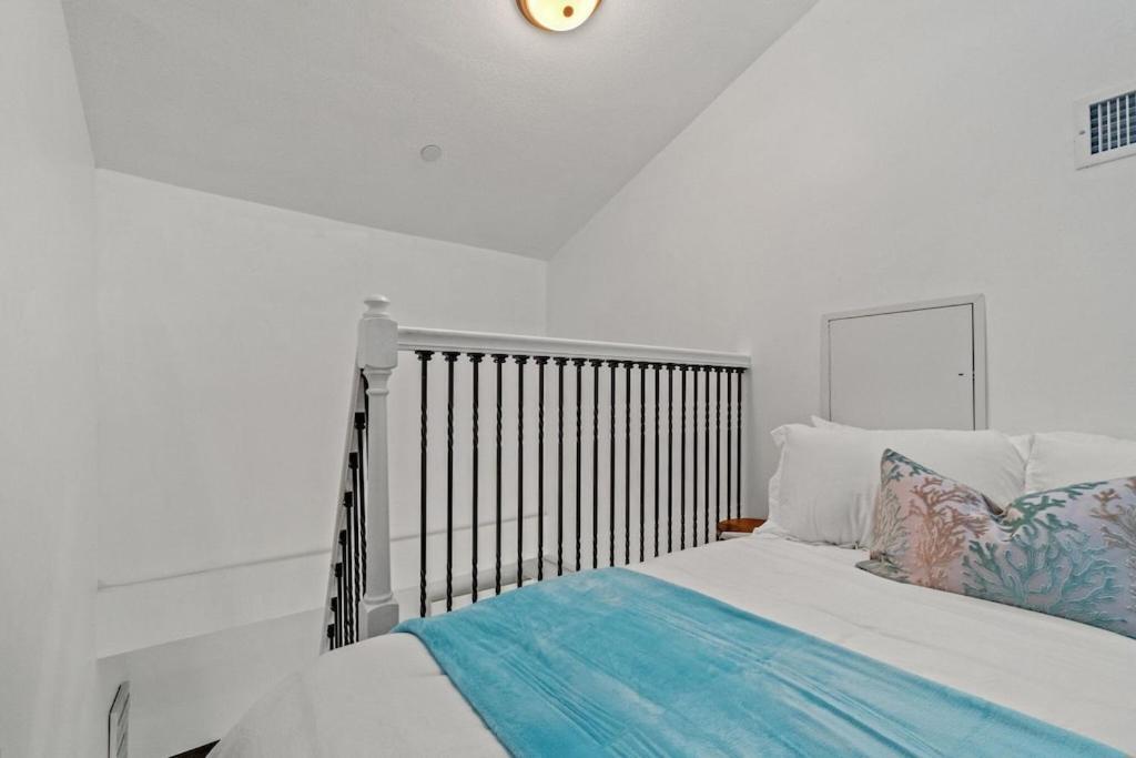 Newly Remodeled Beachfront Townhome - Sleeps 14 Panama City Beach Kültér fotó